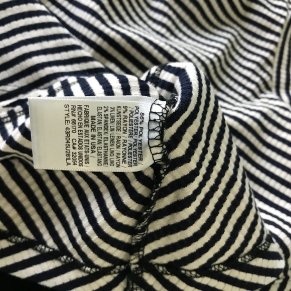 NWOT Free People Black/White Striped Tabby Cat Mock Neck Crop Sz L-Free leggings - Picture 10 of 10